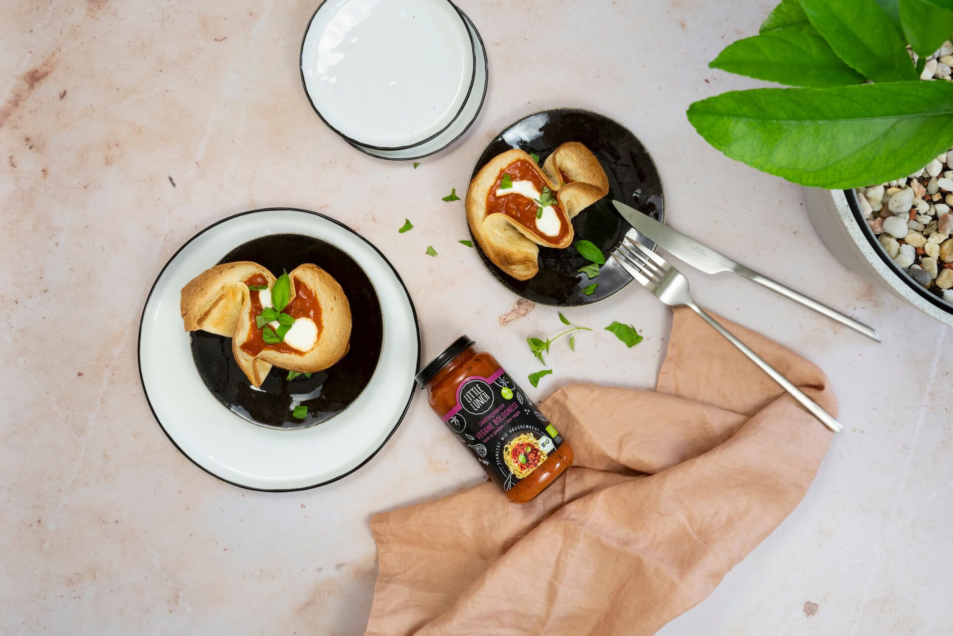 Rezept: Tacokörbchen gefüllt mit veganer Bolognese