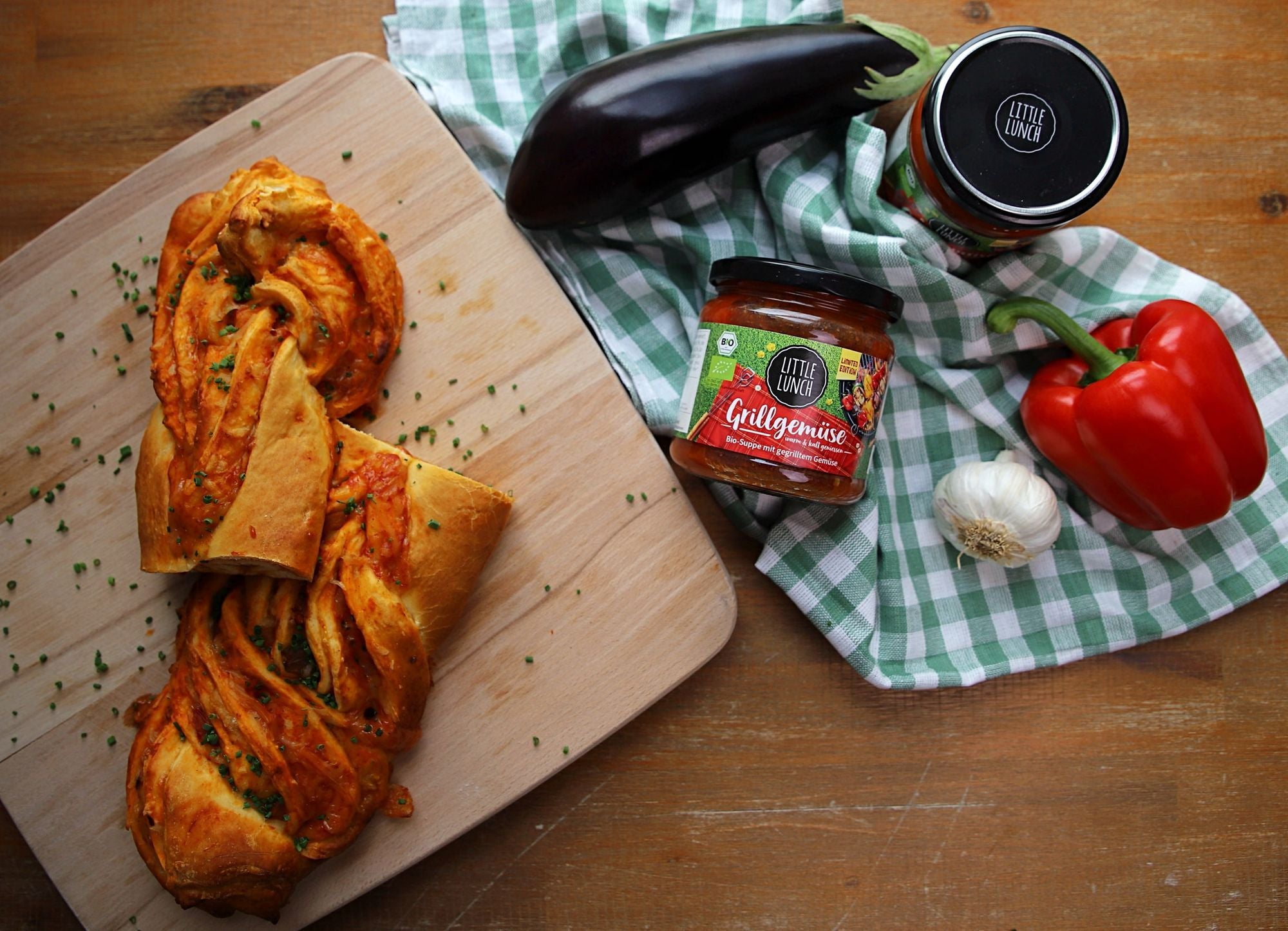 Rezept: Schnelles Grillbrot mit Grillgemüsesuppe