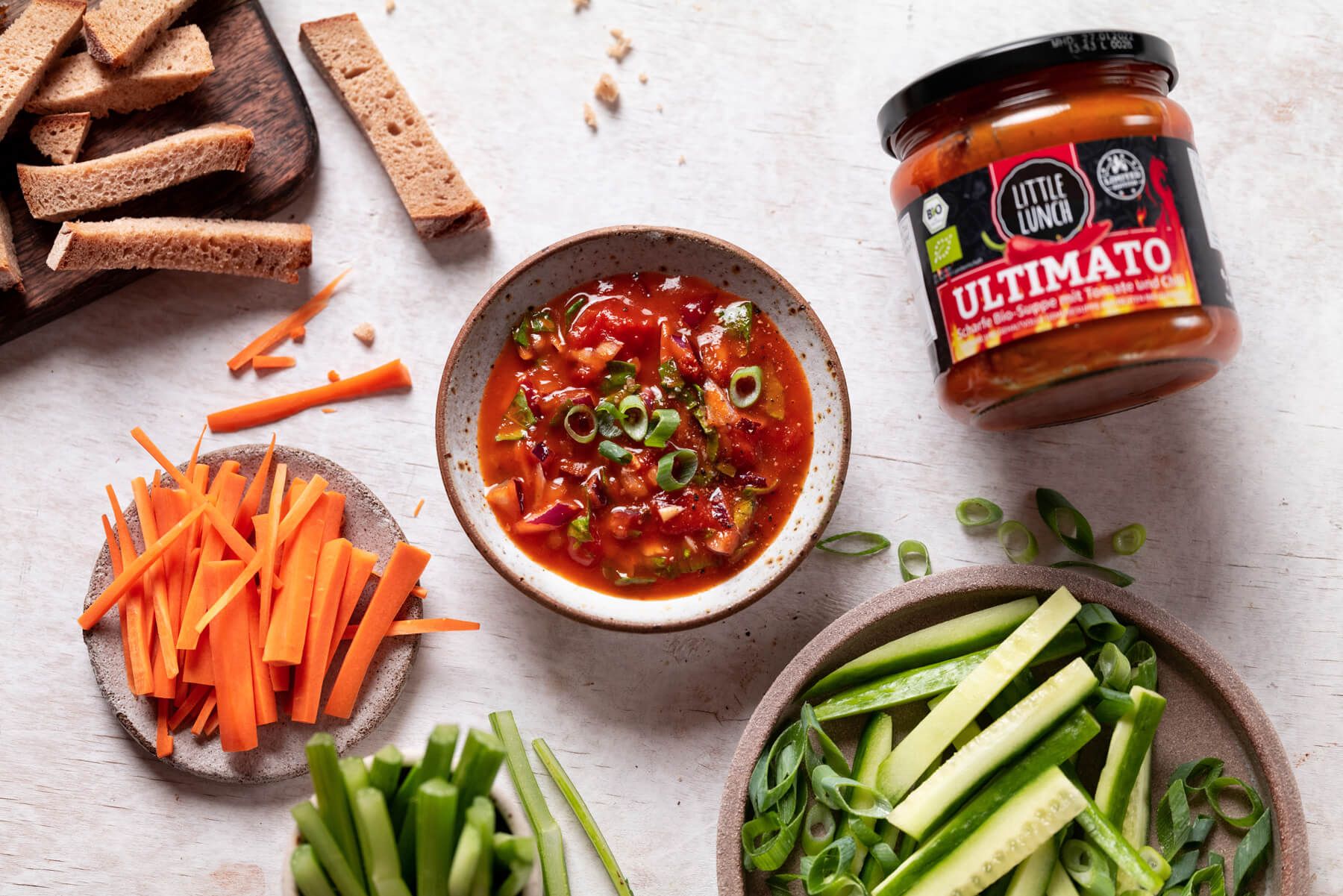 Rezepte mit der Ultimato Tomatensuppe - Salsa mit Gemüsesticks