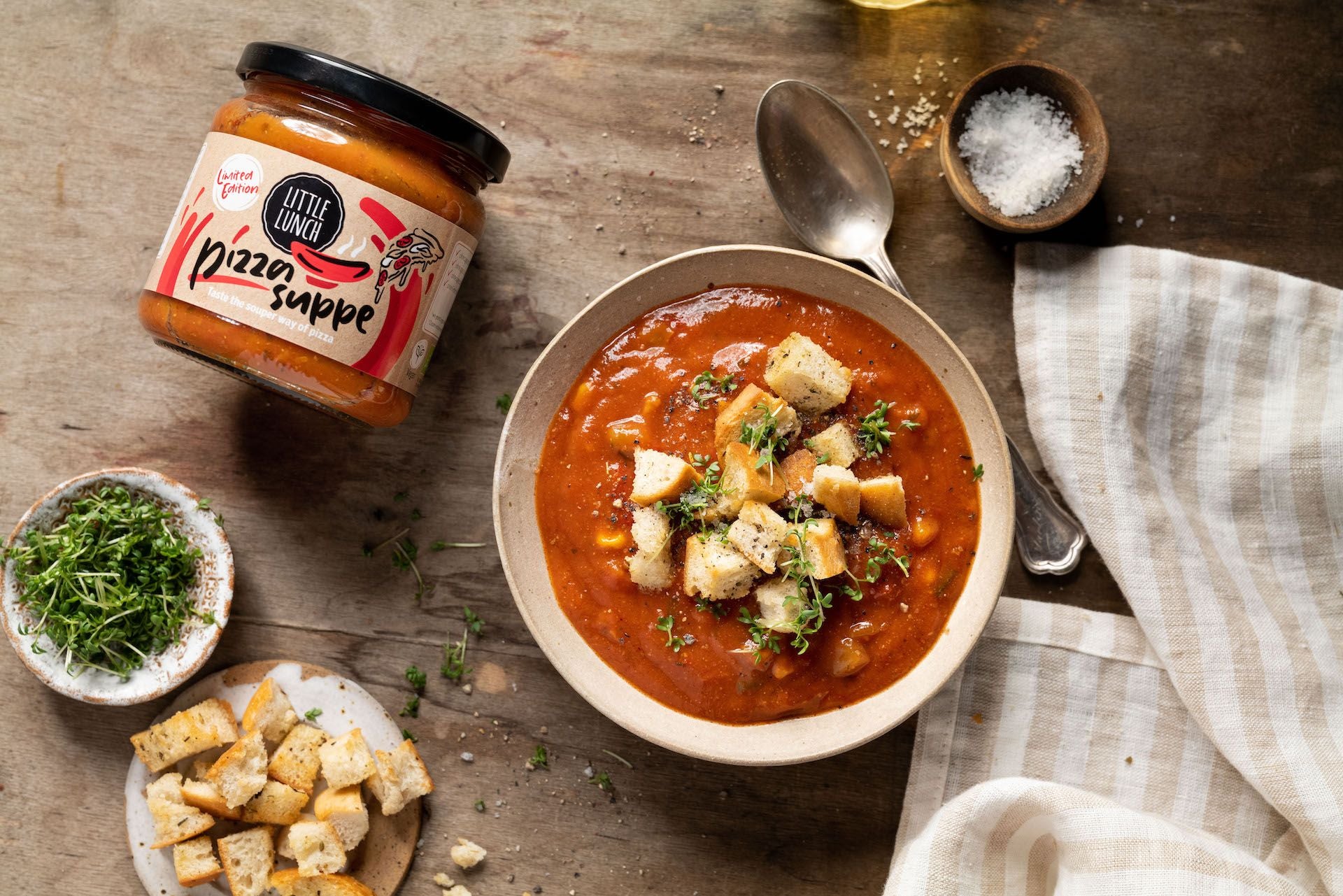 Rezept: Pizza Suppe mit Ciabatta Croutons