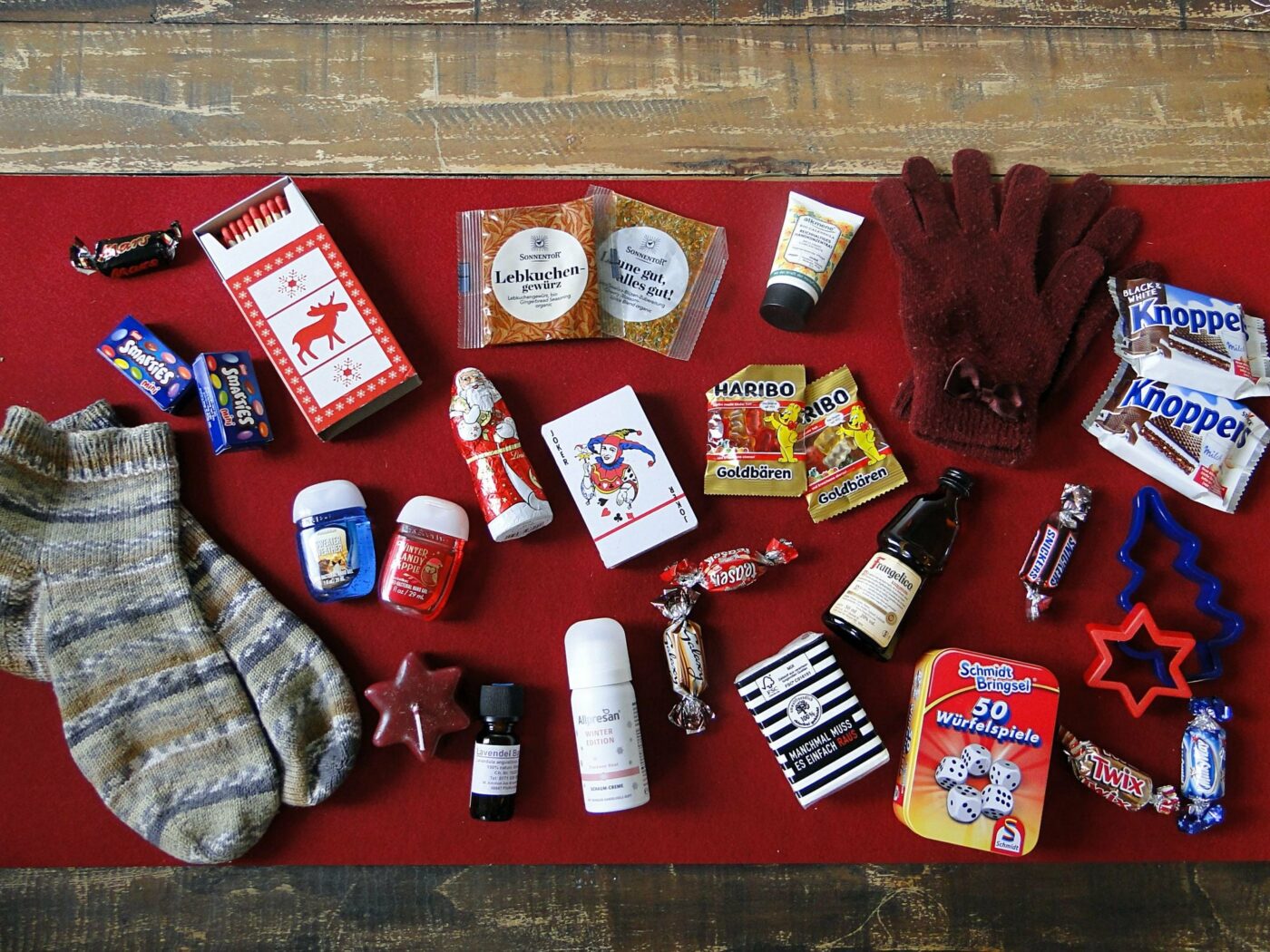 Adventskalender basteln - DIY Anleitung Adventskalender Tu rchen